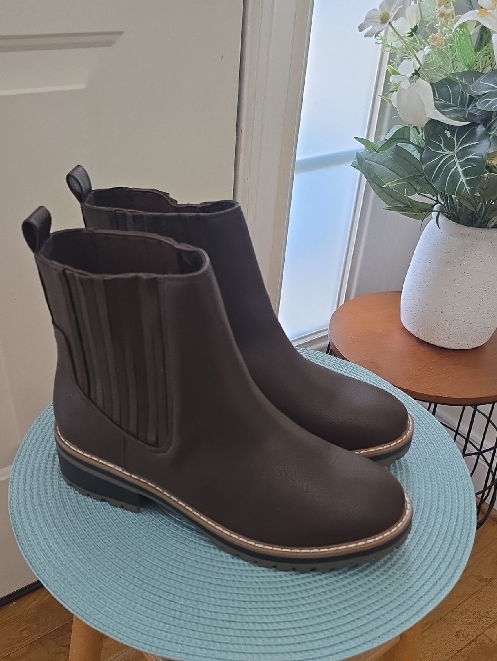 Kensie Brand Women’s Brown Classic Pull-On Ankle Boots Size 8 - Picture 2 of 13